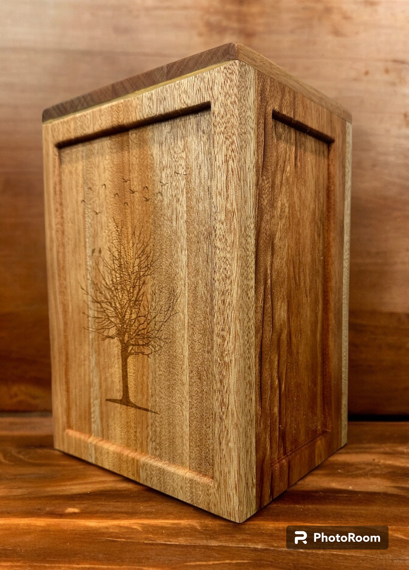 Funeral Urn - Vertical - Image 3